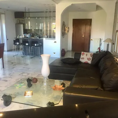 Patricia S House * Roma